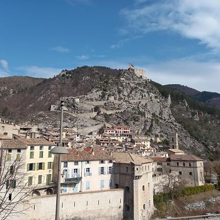 Hotel Le Vauban Entrevaux Esterno foto