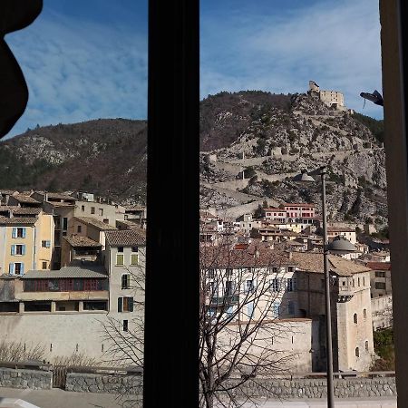 Hotel Le Vauban Entrevaux Esterno foto