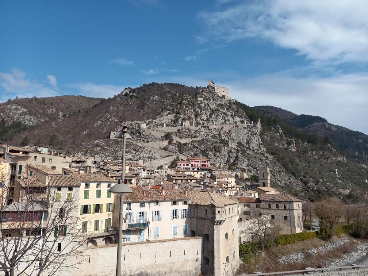 Hotel Le Vauban Entrevaux Esterno foto