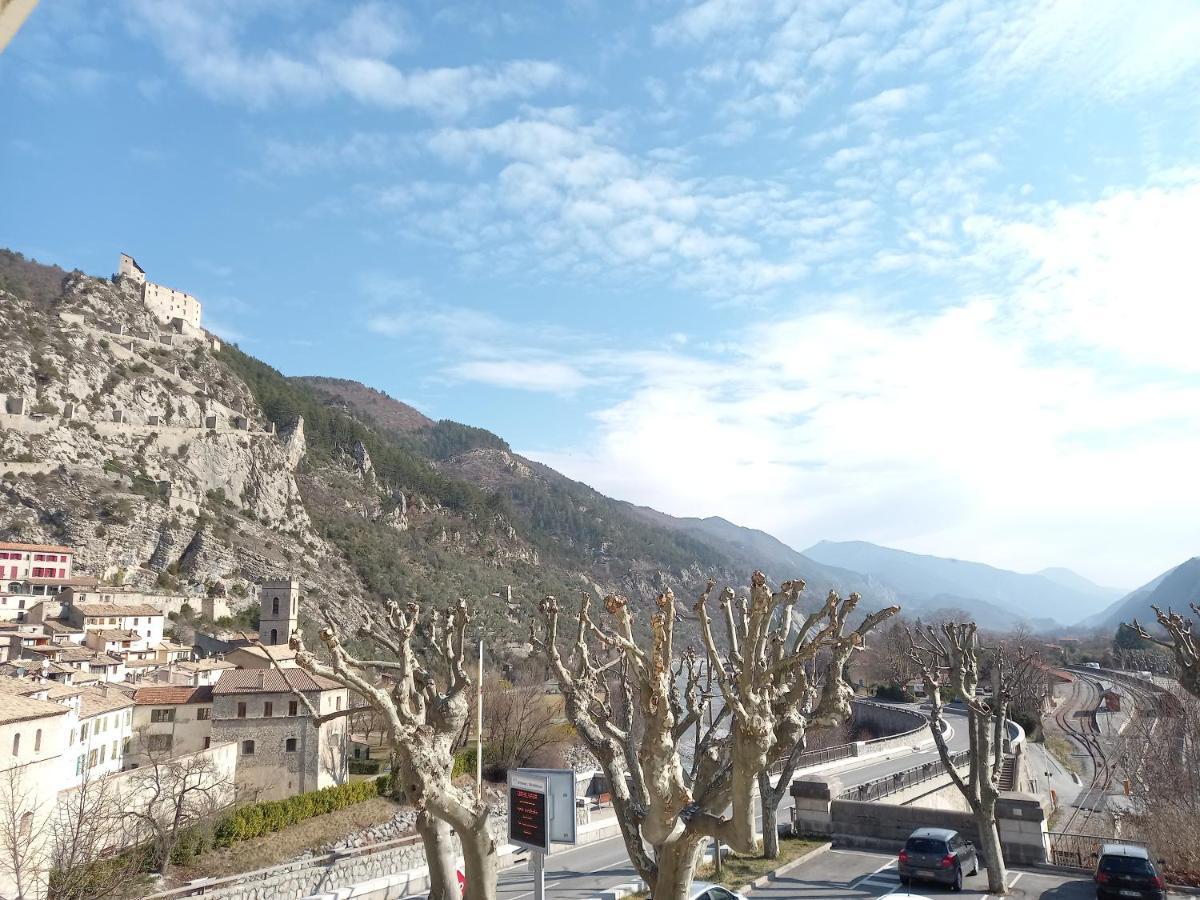 Hotel Le Vauban Entrevaux Esterno foto