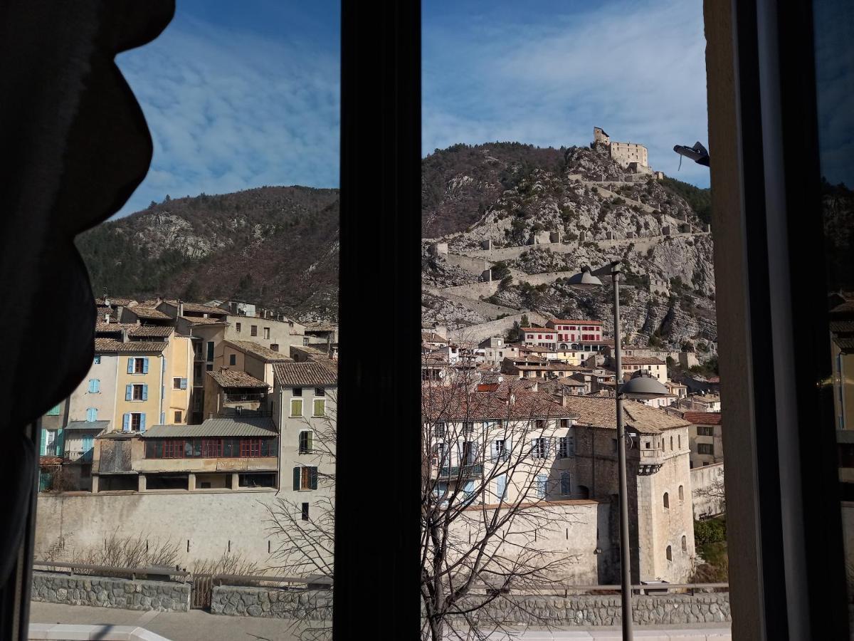 Hotel Le Vauban Entrevaux Esterno foto
